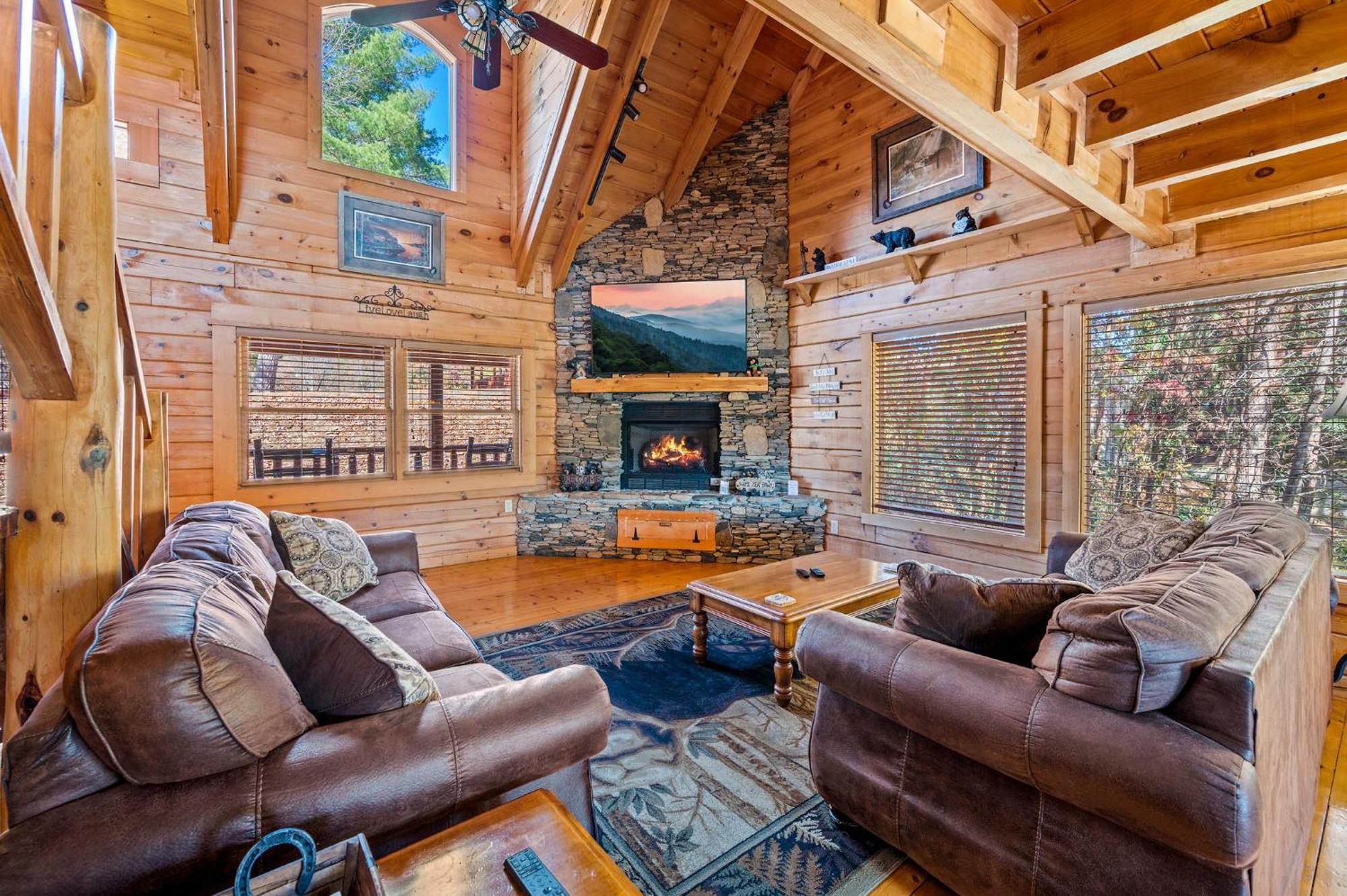 Bearfoot Pines - True Log Cabin - Wi-Fi, Hot Tub, Fishing, Deck With Views! - Mins To Pf 塞维尔维尔 外观 照片