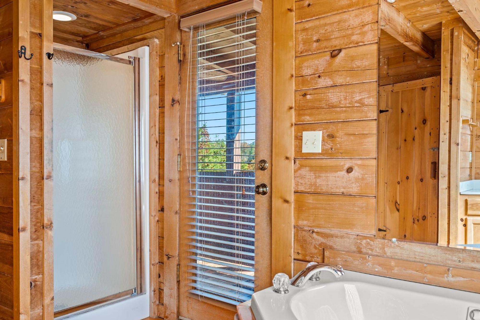 Bearfoot Pines - True Log Cabin - Wi-Fi, Hot Tub, Fishing, Deck With Views! - Mins To Pf 塞维尔维尔 外观 照片