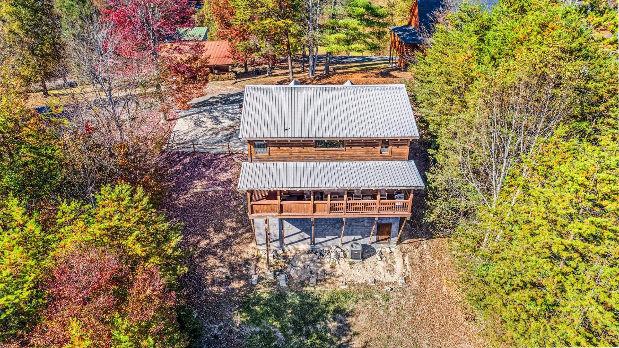 Bearfoot Pines - True Log Cabin - Wi-Fi, Hot Tub, Fishing, Deck With Views! - Mins To Pf 塞维尔维尔 外观 照片
