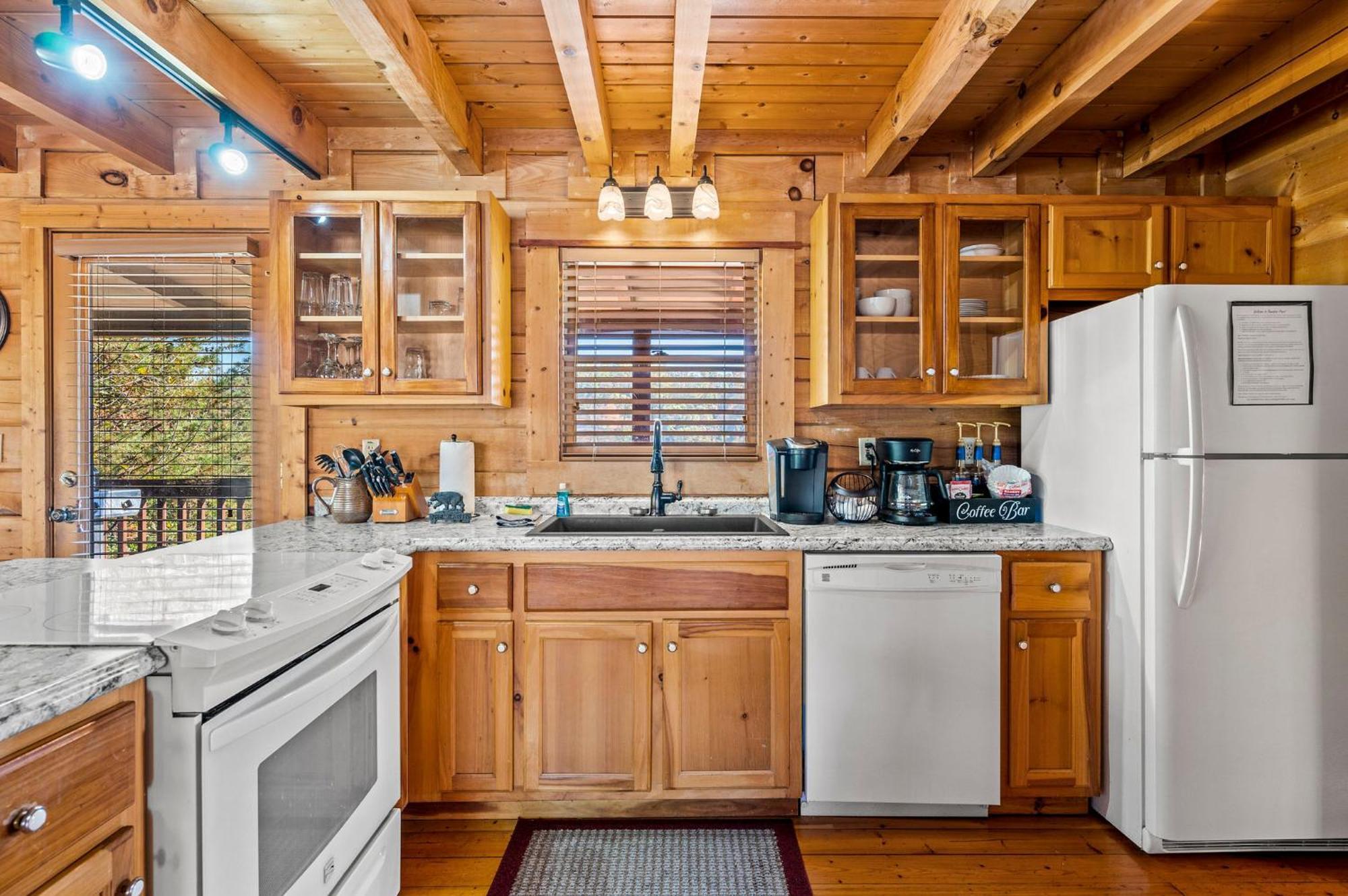 Bearfoot Pines - True Log Cabin - Wi-Fi, Hot Tub, Fishing, Deck With Views! - Mins To Pf 塞维尔维尔 外观 照片
