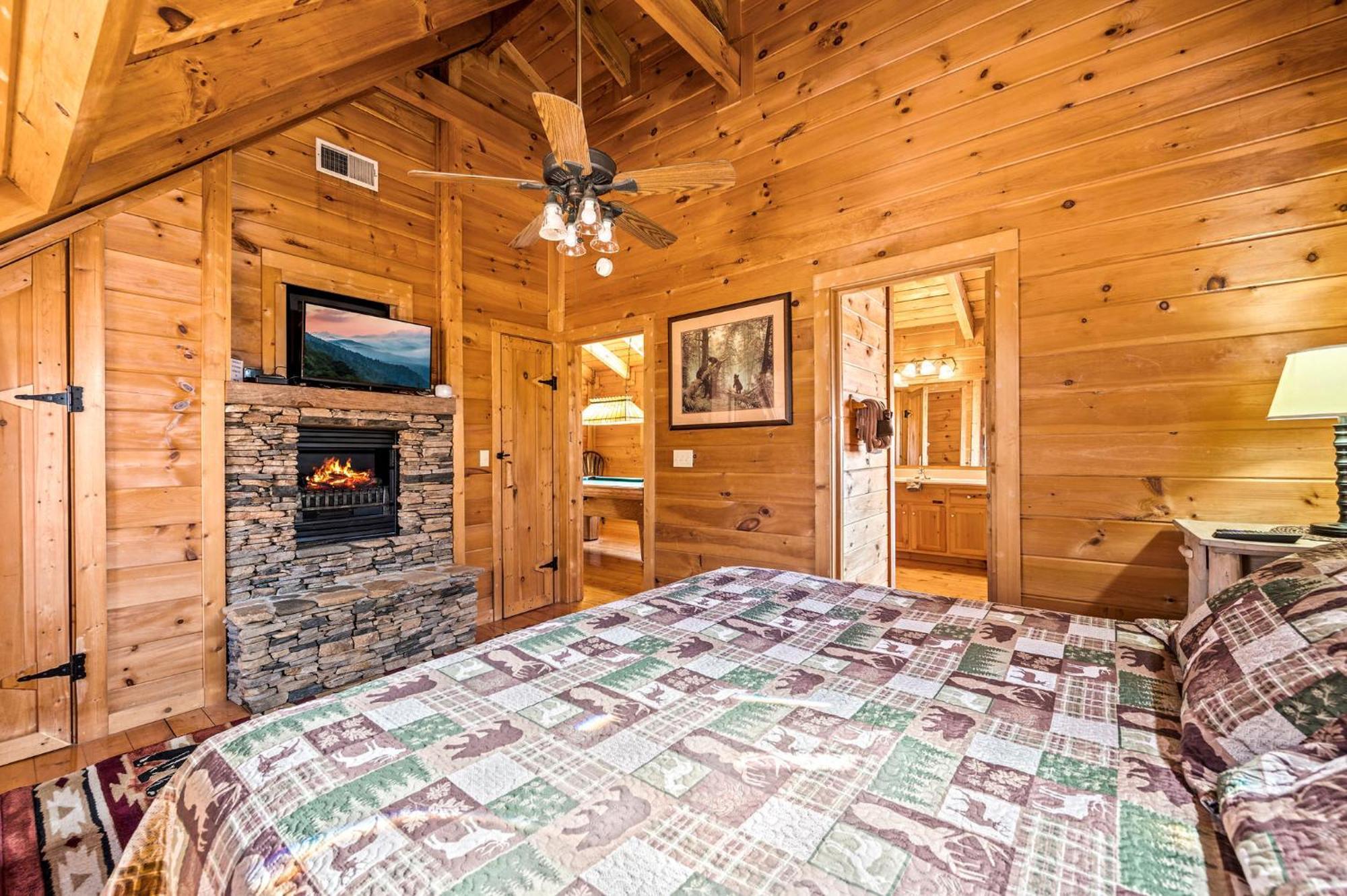 Bearfoot Pines - True Log Cabin - Wi-Fi, Hot Tub, Fishing, Deck With Views! - Mins To Pf 塞维尔维尔 外观 照片